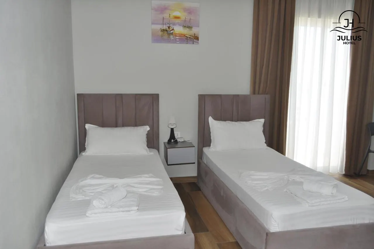 Julius Hotel Golem  Golem (Tirana)