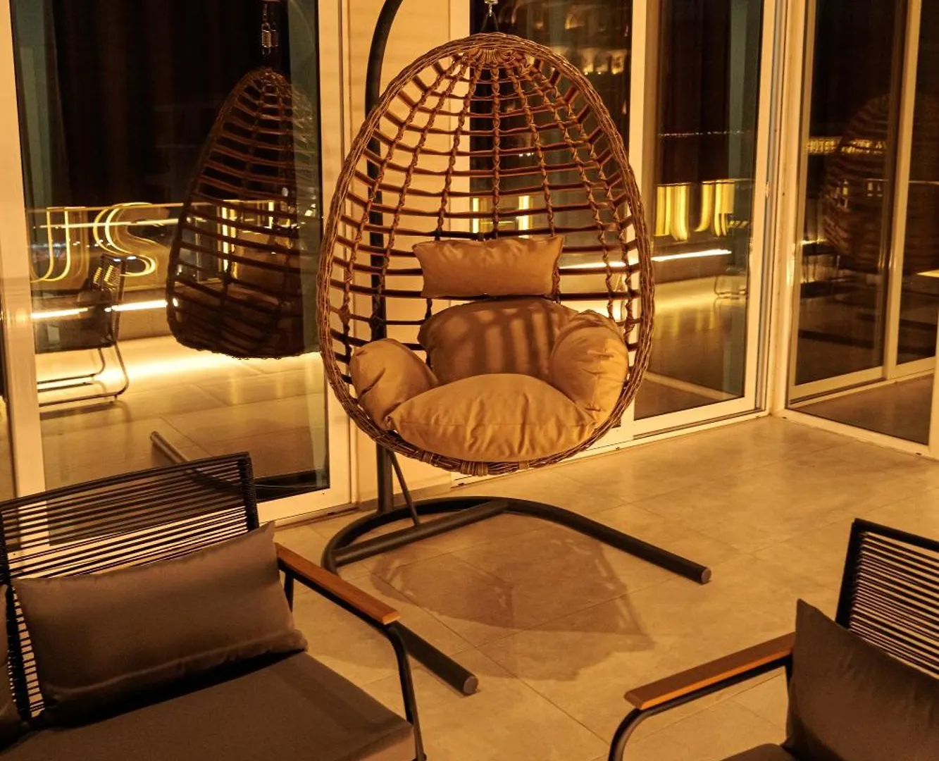 Julius Hotel Golem  Albania