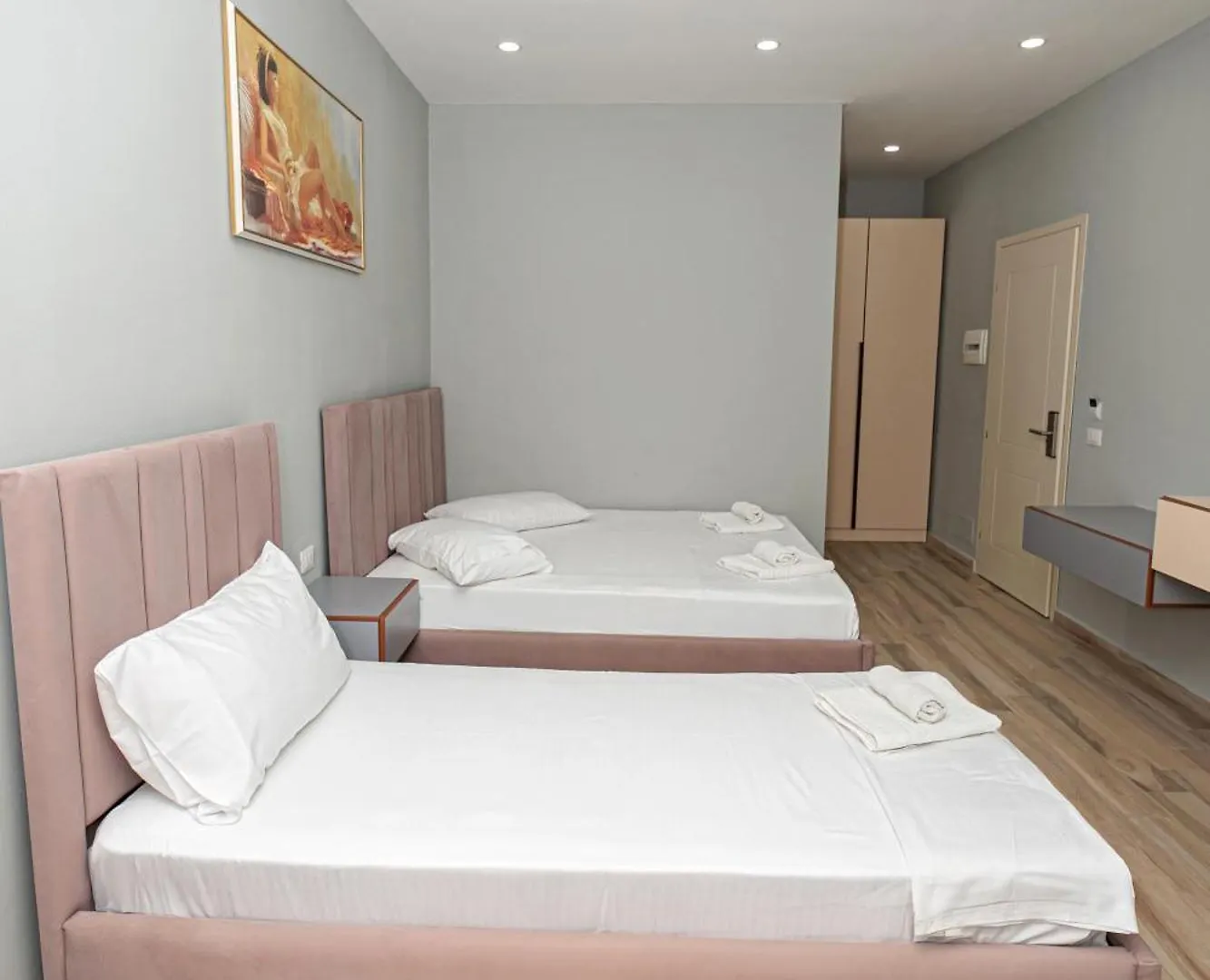Julius Hotel Golem  Albania
