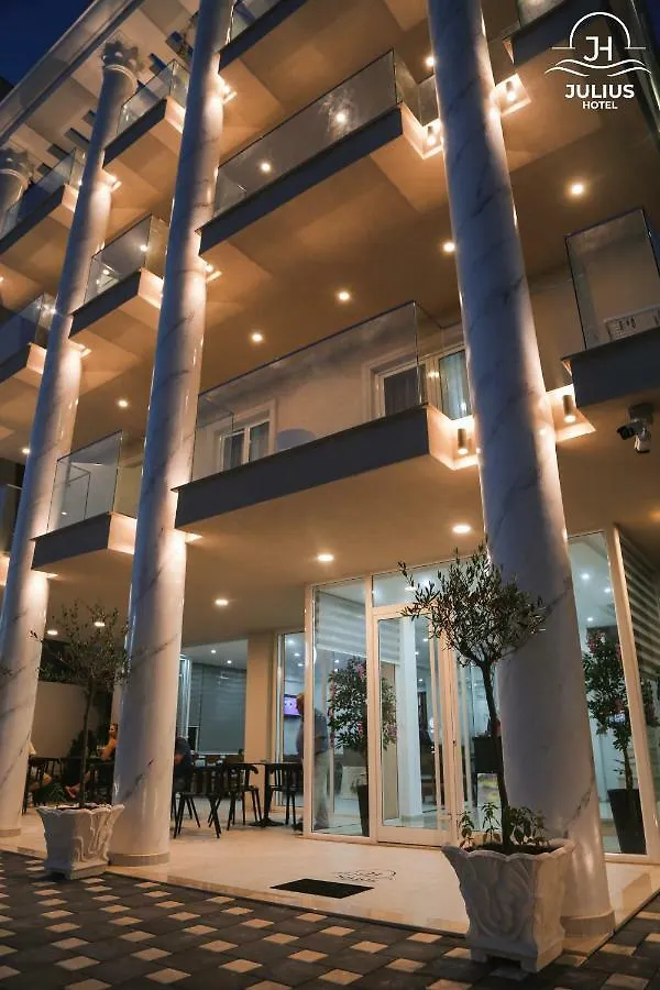Julius Hotel ゴーレム