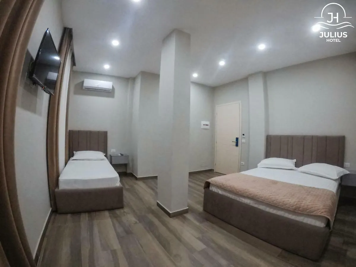Julius Hotel Golem