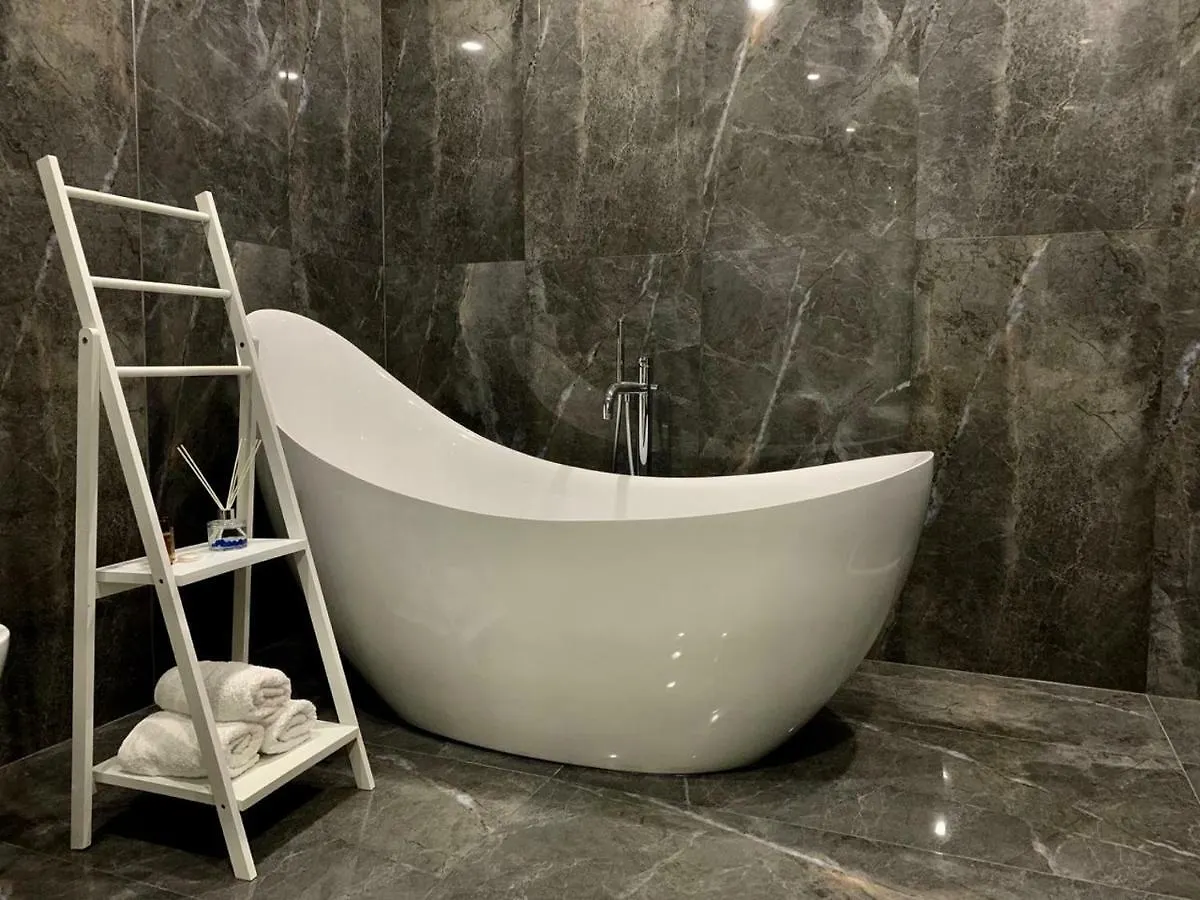 Julius Hotel ゴーレム アルバニア